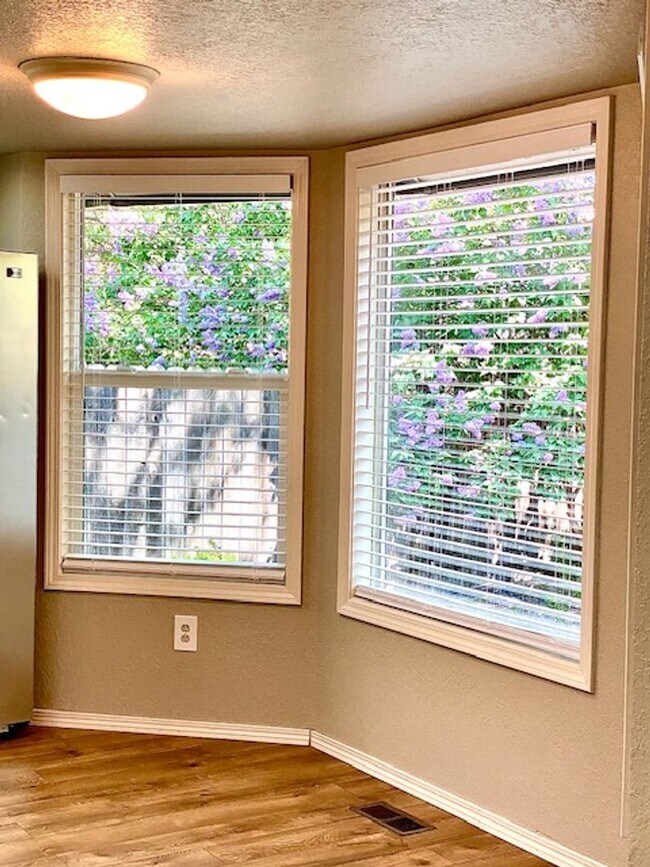 Building Photo - 4 Bedroom 2 bath Home in NW Boise