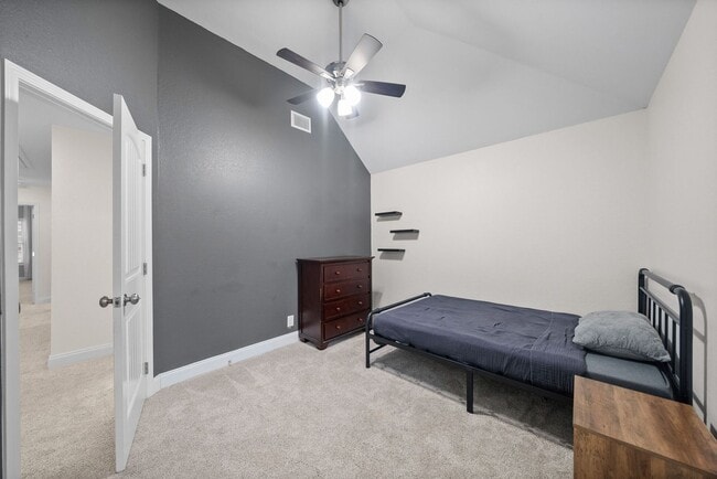 Building Photo - 1004 Black Oak Cir