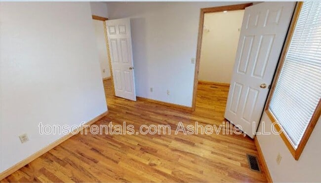 Building Photo - 203 W Jordan St