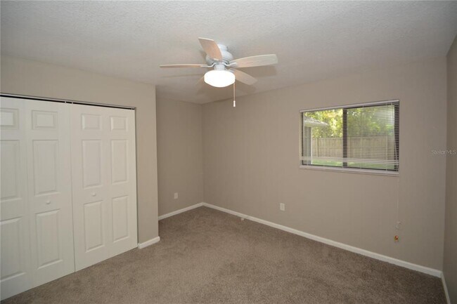 Building Photo - 17 Evansville Ln