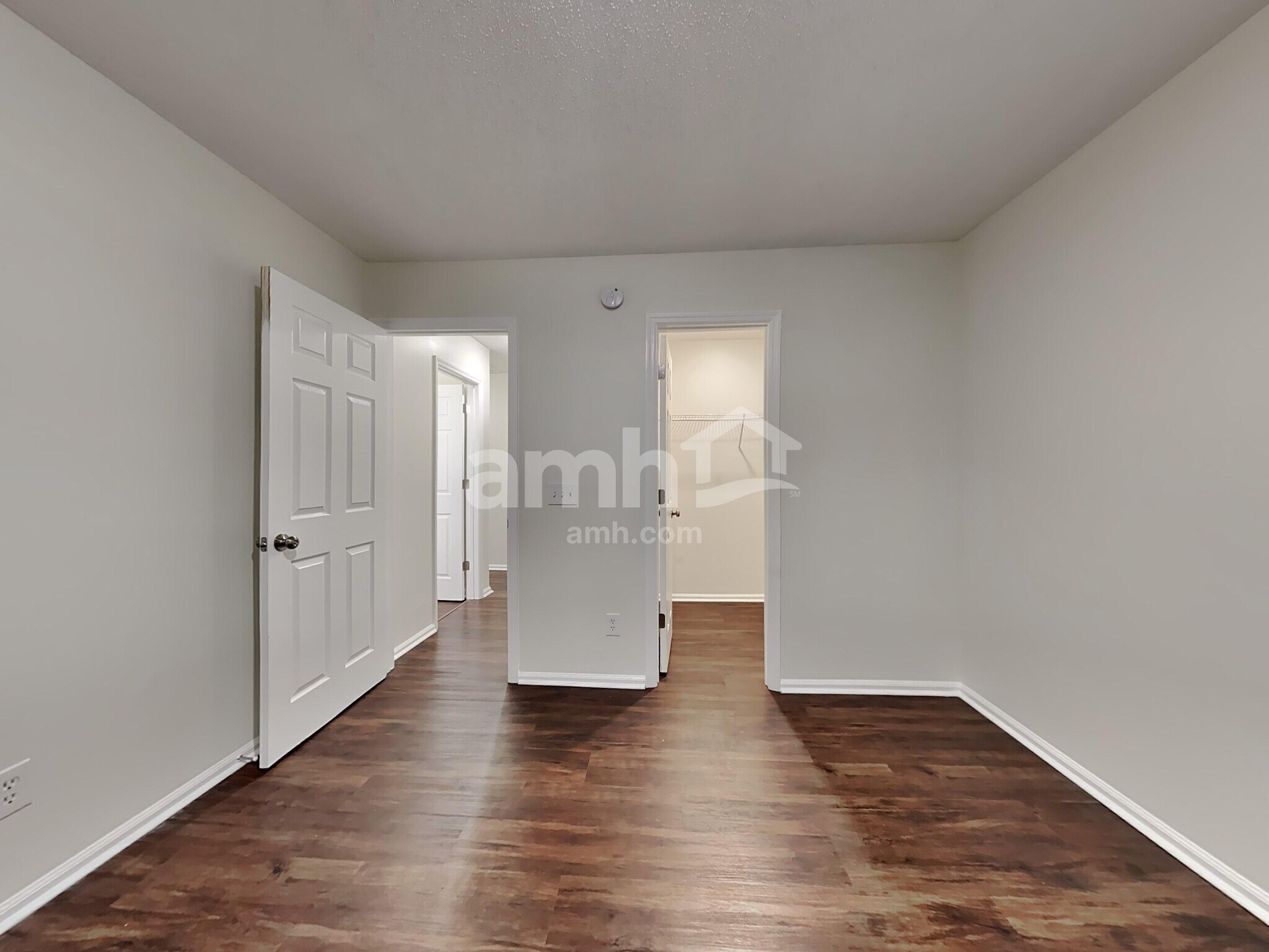 Building Photo - 125 Ducane St