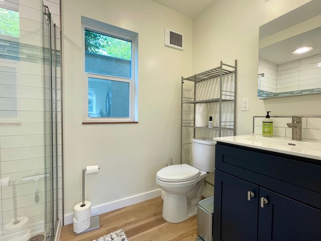 Building Photo - Efficient 2 Bed/2 Bath ADU in Sellwood