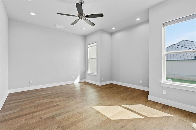 Building Photo - 1326 Via Principale