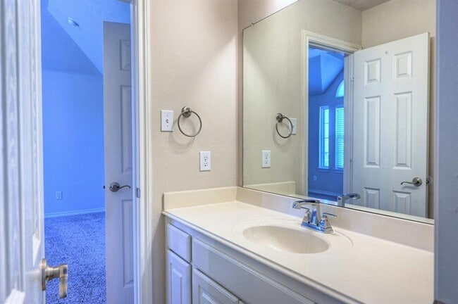 Building Photo - 8334 Cape Royal Dr