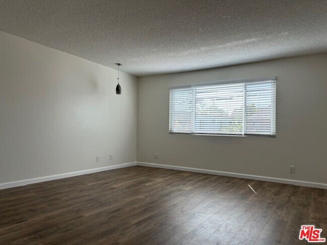 Building Photo - 36 Brooks Ave