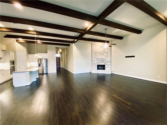 Building Photo - 821 Richardson Ln