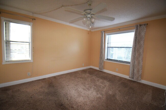 Building Photo - 7091 Golf Colony Ct