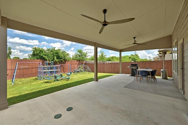 Building Photo - 16300 Travesia Way