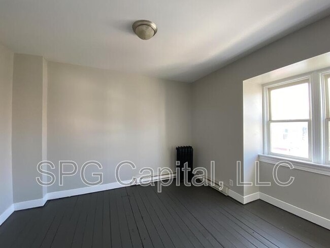 Building Photo - 16 East Ave