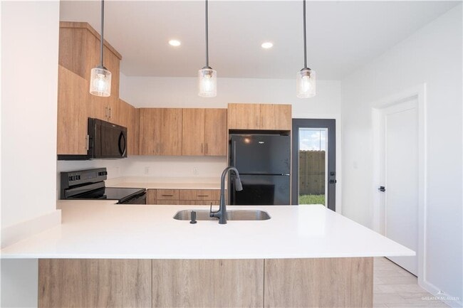 Building Photo - 24 Hidalgo Cir