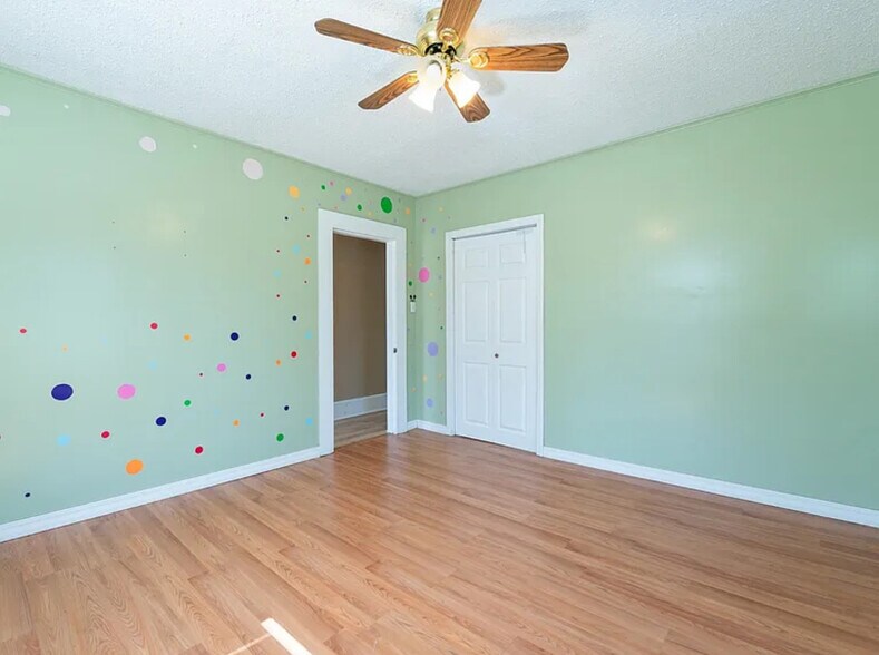 Bedroom 1 - 39 South Ave