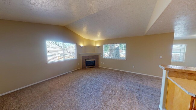 Building Photo - Updated Two Level Home in Sandy with Backyard. Pet Friendly