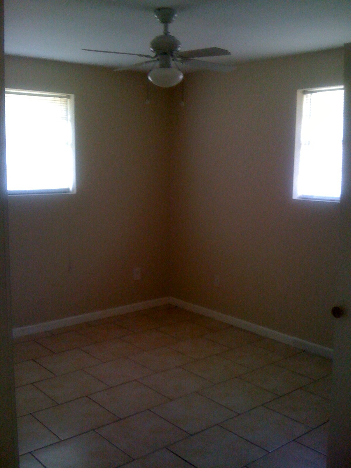 Building Photo - 2350 Lyndell Dr