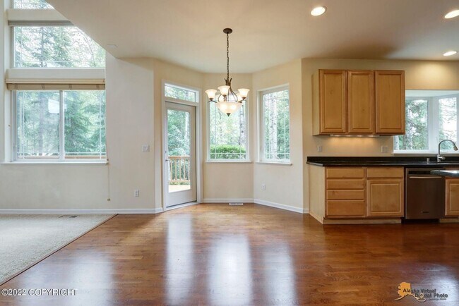Building Photo - Stunning home conviently located by Eagle ...