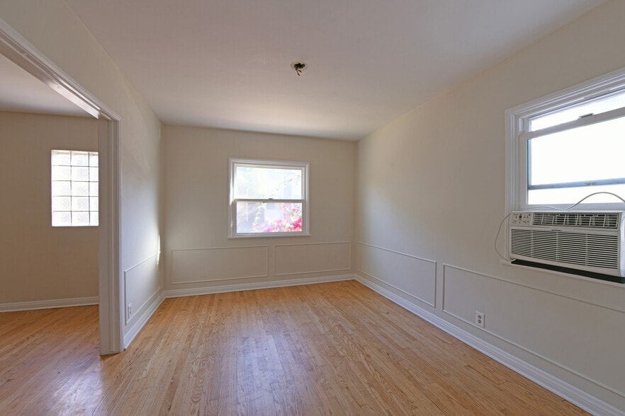 Building Photo - 11061 Ohio Ave