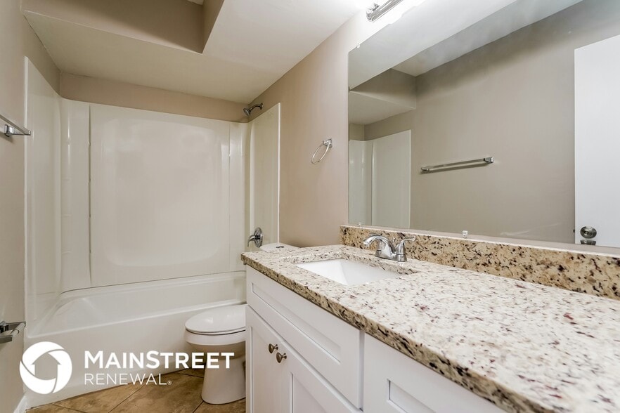 Building Photo - 113 NE 18th Pl