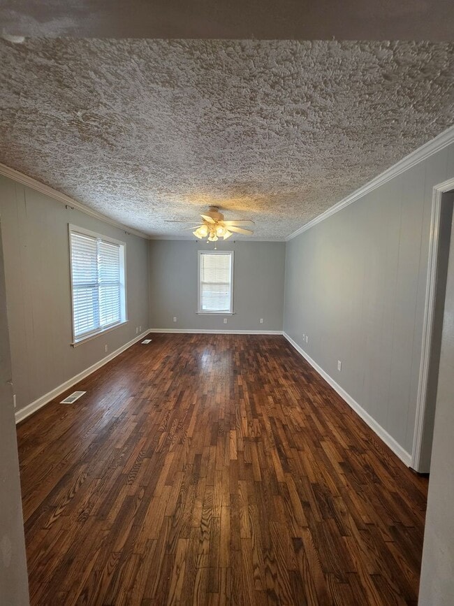 Building Photo - SPECIAL: 1st months rent FREE if lease is signed in December: 2 Bedroom 1 Bath House with storage...