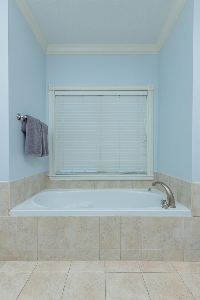 Building Photo - 313 S Forest Dune Dr