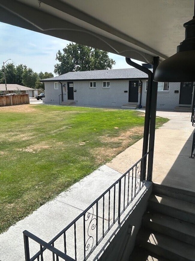Building Photo - Beautiful 2 Bed 1 Bath in Wheat Ridge CO