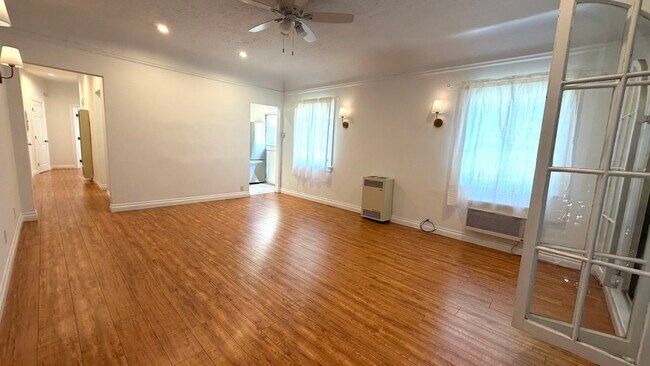 Building Photo - 422 N Spaulding Ave