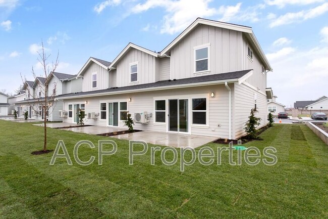 Primary Photo - 2284 Brome St