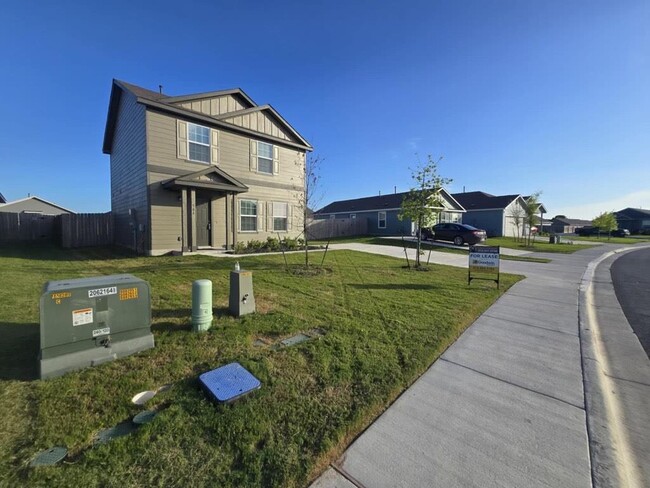 Building Photo - 504 Sunray Dr