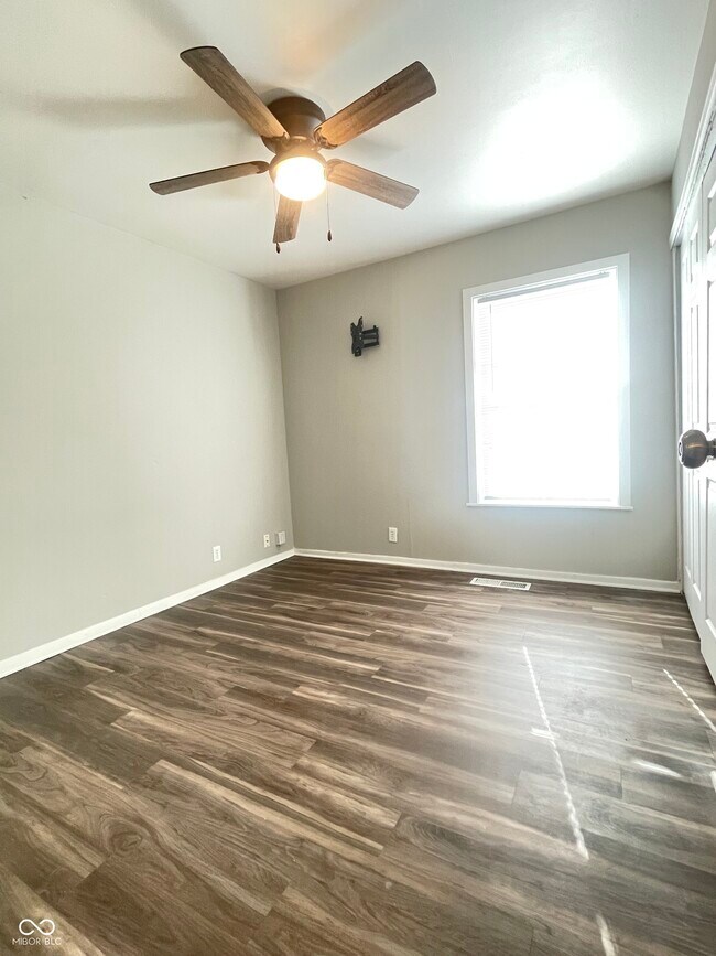 Building Photo - 5225 E 34th St