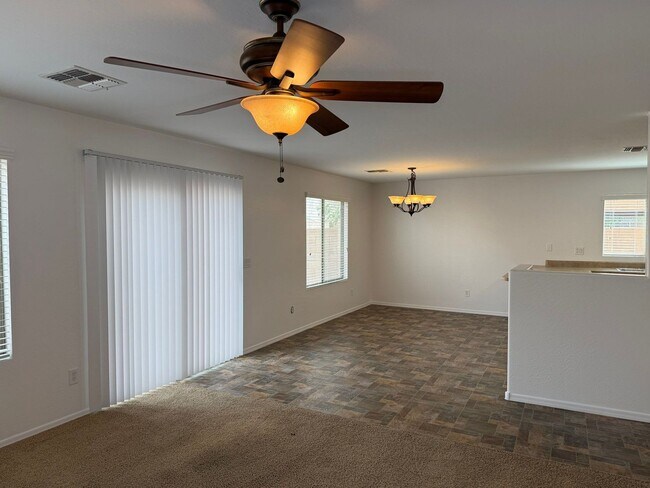 Building Photo - 5992 E Vega Ct