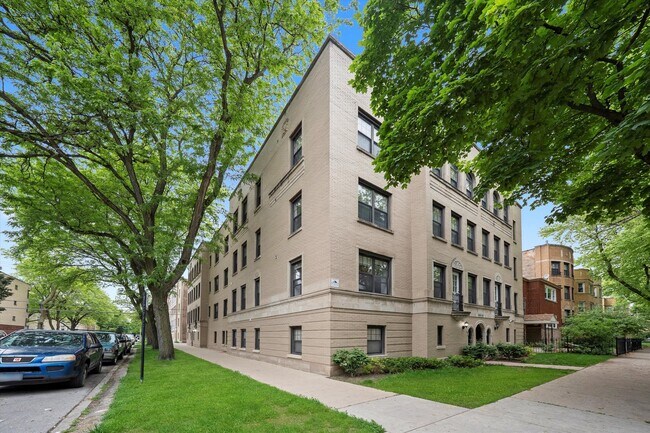Building Photo - 6300 N Rockwell St