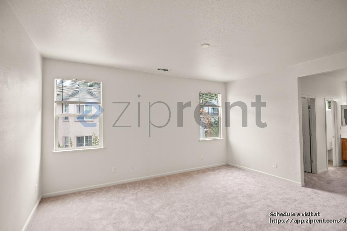 Building Photo - 169 Maidenhair St