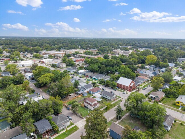 Building Photo - 1109 Orange St