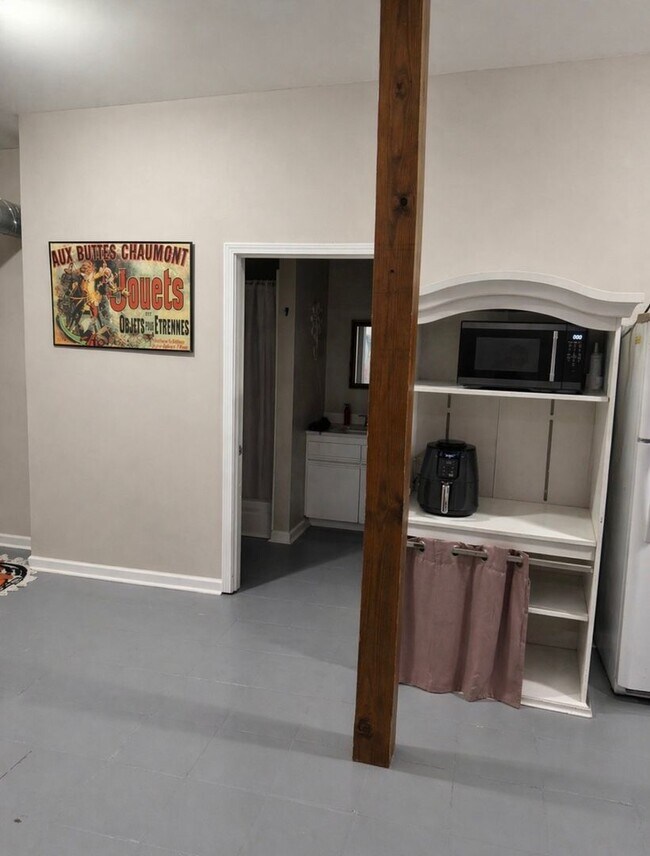 Building Photo - Rental Available: 427D General Mouton Lafayette