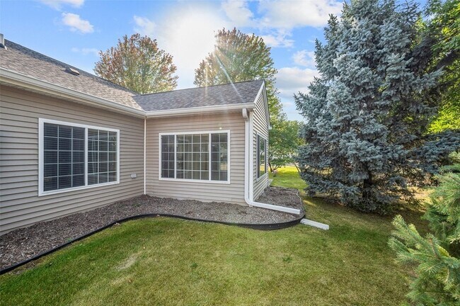 Building Photo - 5221 Village Run Ave