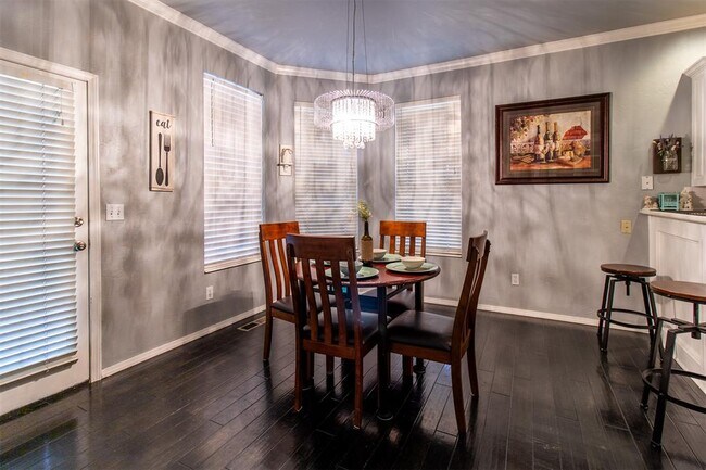 Building Photo - 2812 SW 109th St