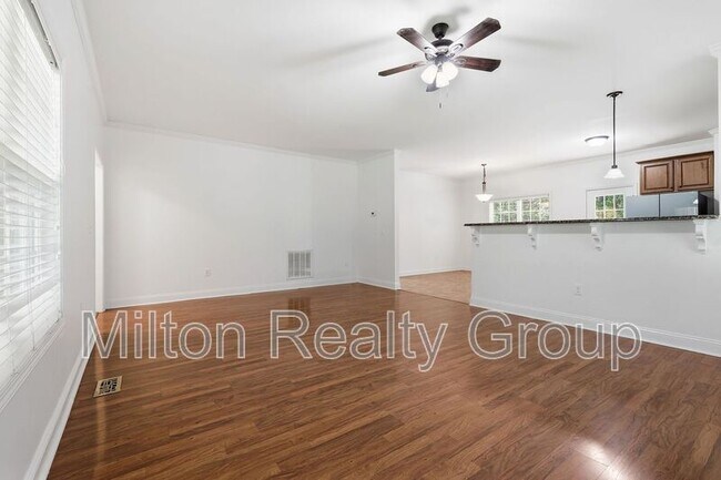 Building Photo - 80 Valor Cir