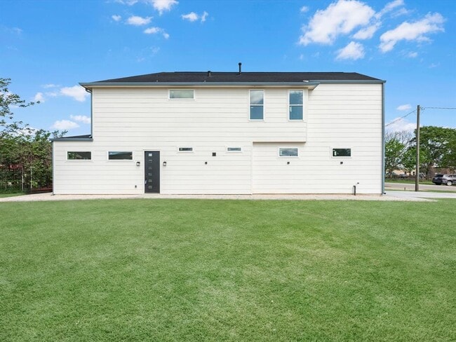 Building Photo - 1130 Miller Rd