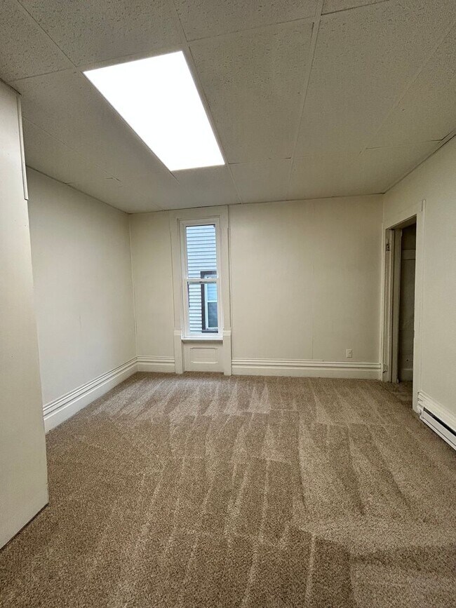Building Photo - Two bedroom duplex