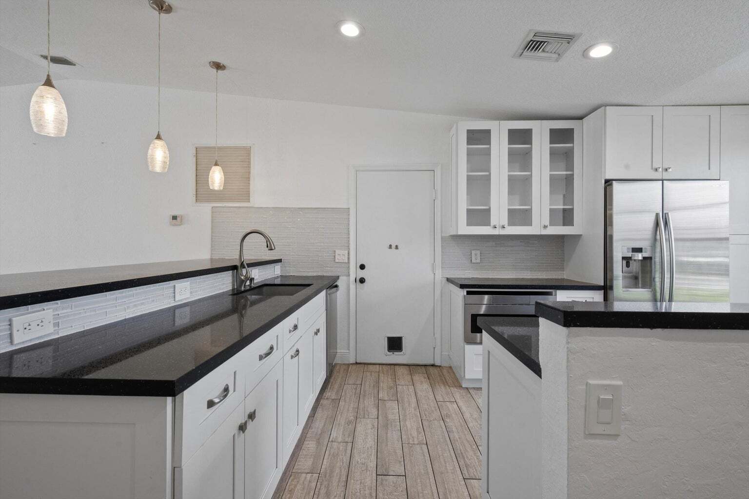 Building Photo - 3800 Miramontes Cir