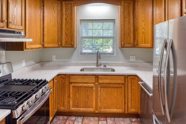 Building Photo - 9 Morningside Dr