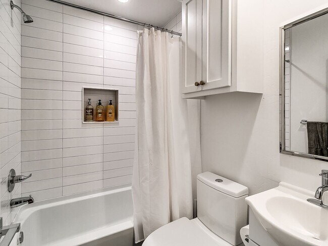 Building Photo - Heart of Plaza District