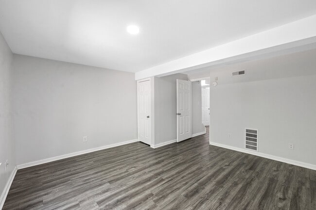 Building Photo - 7722 Bernadette Ln