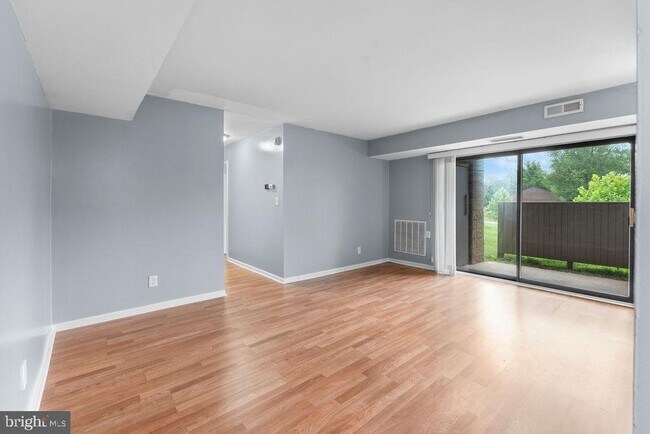Building Photo - 6085 Majors Ln