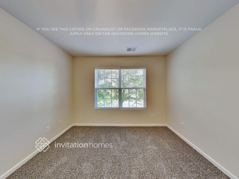 Building Photo - 4104 Hampstead Village Dr