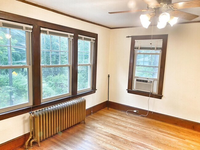 Building Photo - 90 Forest Hill Dr