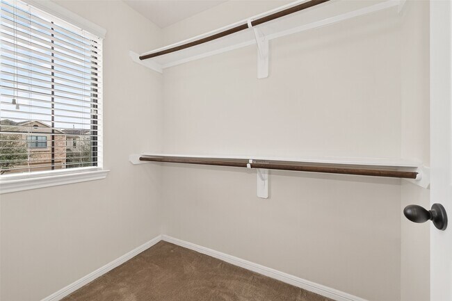 Building Photo - 6719 Sharpstone Creek Ln