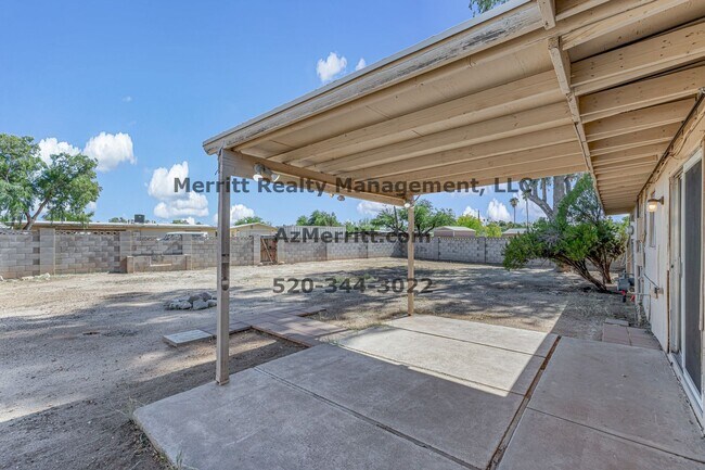 Building Photo - 8518 E Fond Du Lac Dr