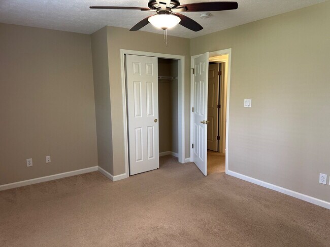 Building Photo - Well-Maintained Condo with 2 Bonus Rooms & Attached 2-Car Garage