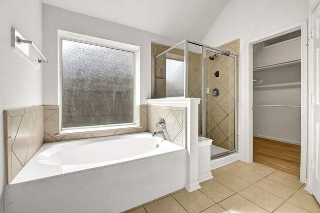 Building Photo - 1319 Bayport Ln