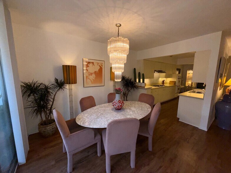 Building Photo - 1541 Hayworth Ave