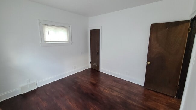 Building Photo - 3737 W 135th St